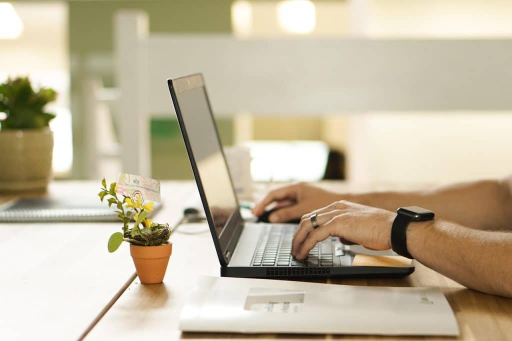 Guide complet pour cr&eacute;er une entreprise de vente en ligne : Astuces incontournables pour les d&eacute;butants