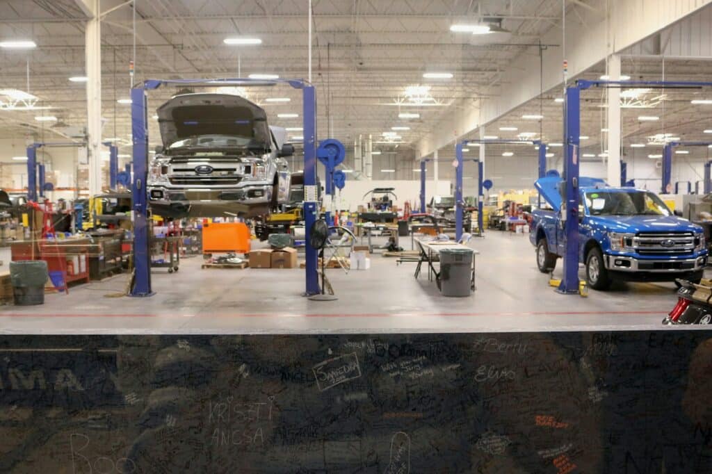 L’impact de la robotique sur les cha&icirc;nes de production dans l’industrie automobile