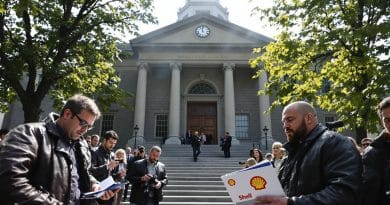 Shell de nouveau sous les projecteurs judiciaires pour ses ambitions &eacute;nerg&eacute;tiques fossiles