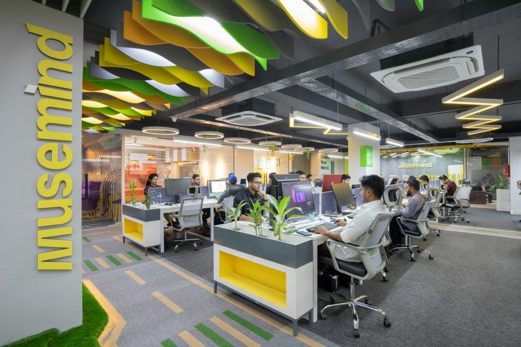 Communication et signal&eacute;tique en entreprise : pourquoi sont-elles essentielles &agrave; votre image de marque ?
