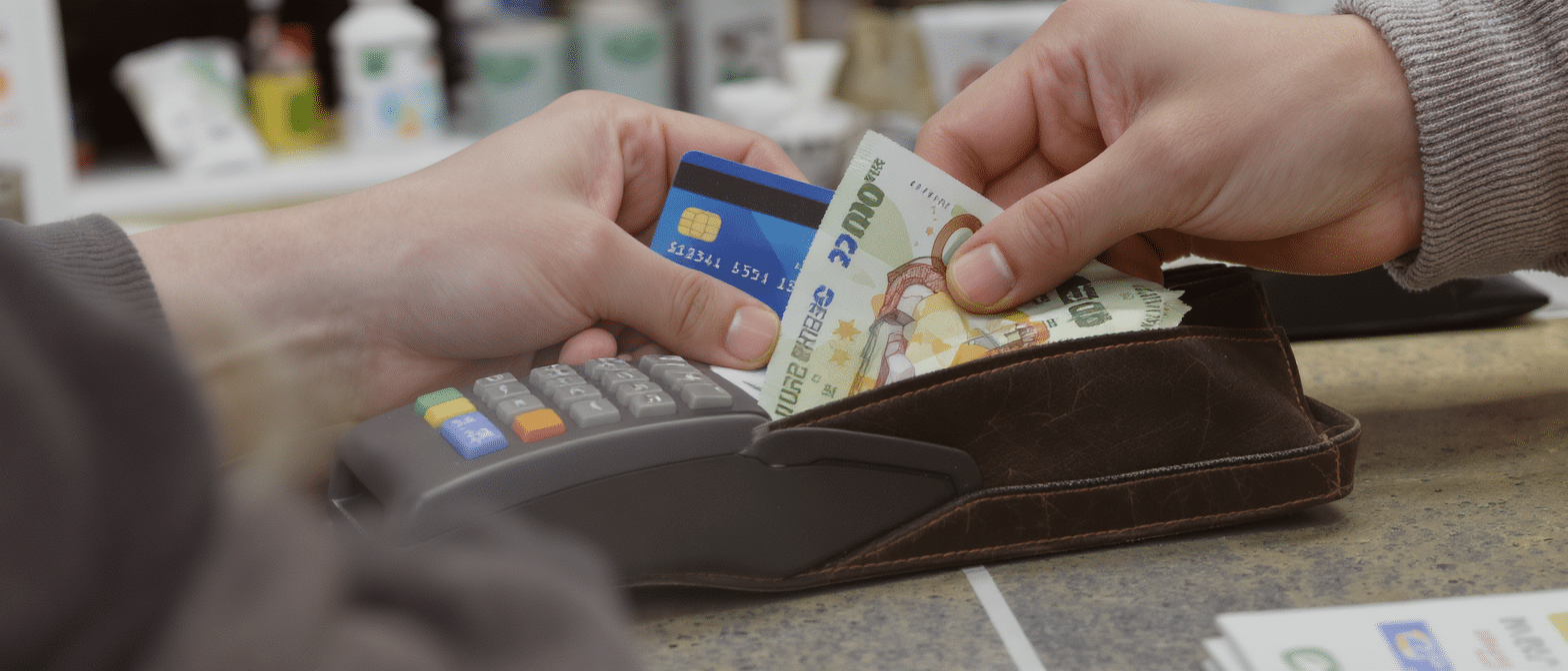 septembre : Le mouvement de gr&egrave;ve des paiements par carte bleue pour