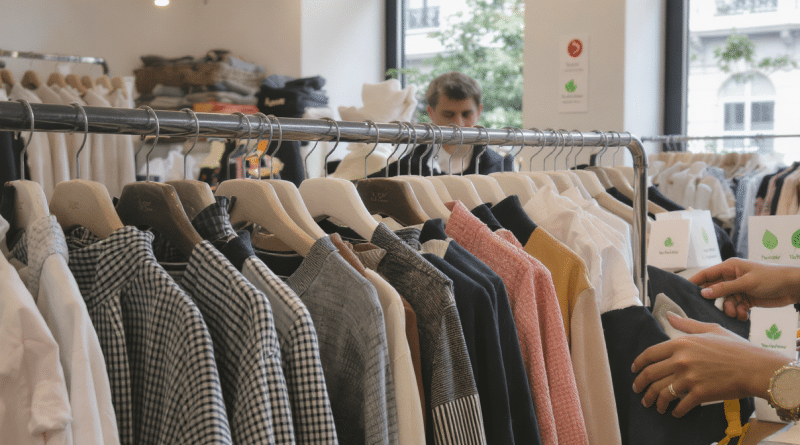 Vestiaire Collective innove avec les premiers cr&eacute;dits carbone d&eacute;di&eacute;s &agrave; la mode circulaire