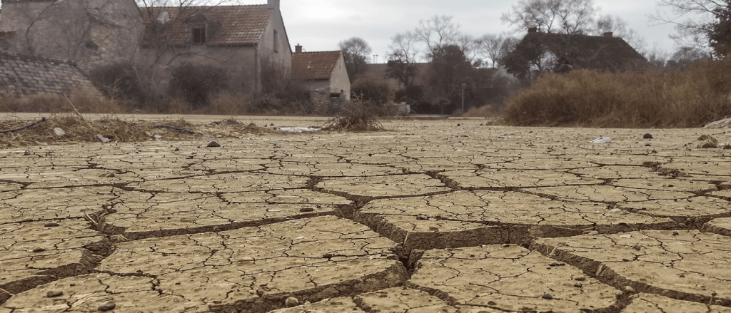 S&eacute;cheresse et retrait-gonflement des argiles : plongez au c&oelig;ur des 10 communes fran&ccedil;aises les plus &agrave; risque d’ici 2050