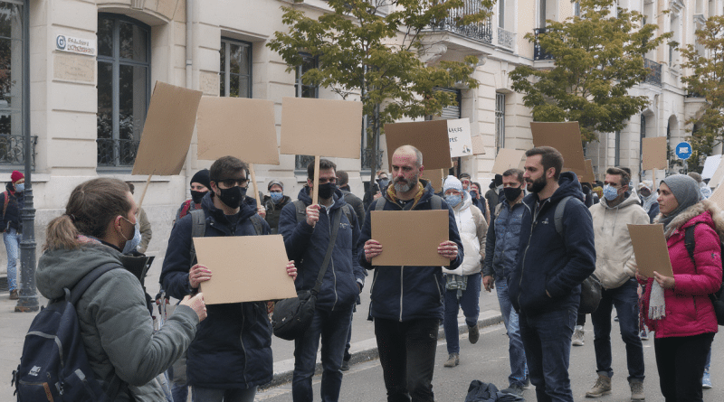 Des ONG appellent &agrave; une retraite d&eacute;carbon&eacute;e : stop aux financements fossiles en France