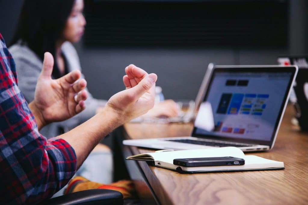 Acquisition B2B : Comment exploiter une liste d’emails d’entreprises performante
