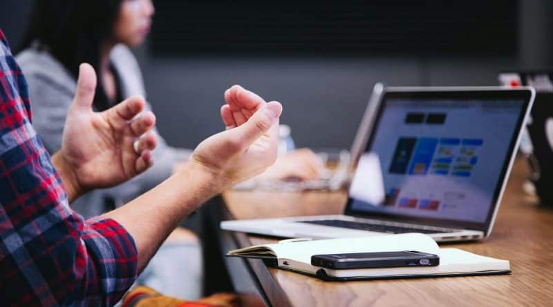 Acquisition B2B : Comment exploiter une liste d’emails d’entreprises performante